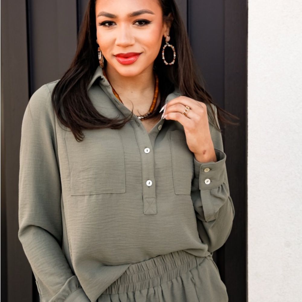 Evereve Olive Green Long Sleeve Button-Up Women's Blouse Top Size Small